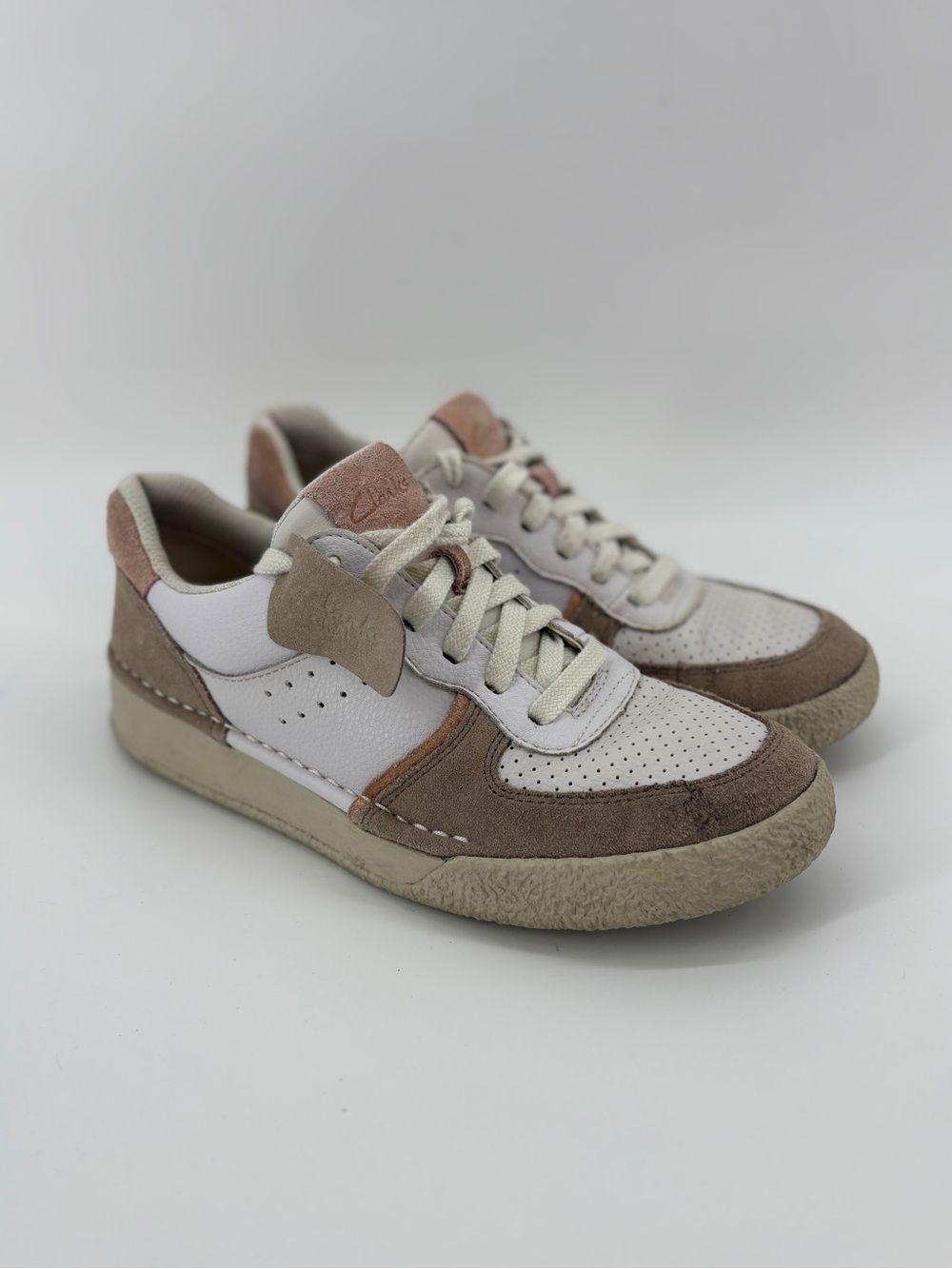 Clarks Court Lite Lo Women’s Sneakers White Pink Suede Leather Size 8.5